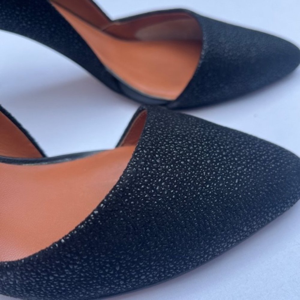 REBECCA MINKOFF Brie D'Orsay Black Stingray Print Pumps Size 6 1/2M - Picture 3 of 14